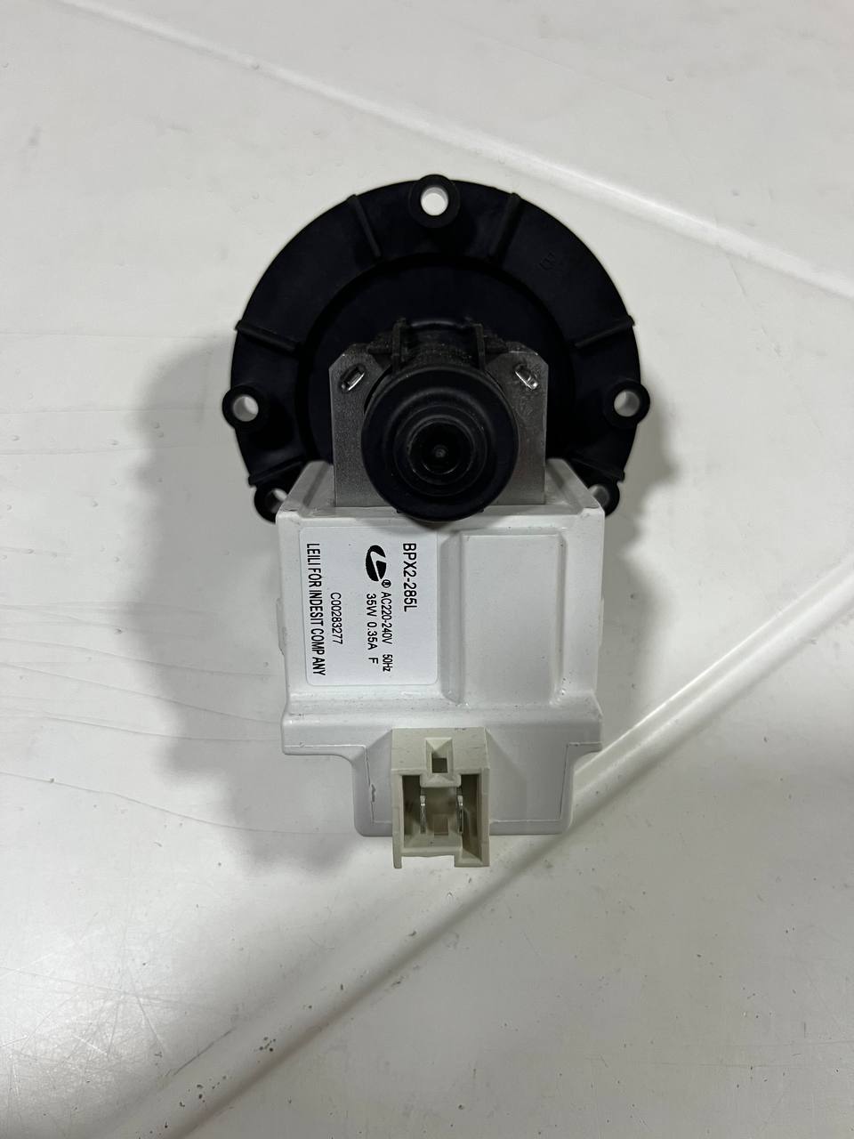 283277 Насос посудомоечной машины Indesit 3 винта, 35W, фишка назад, C00283277, LEILI