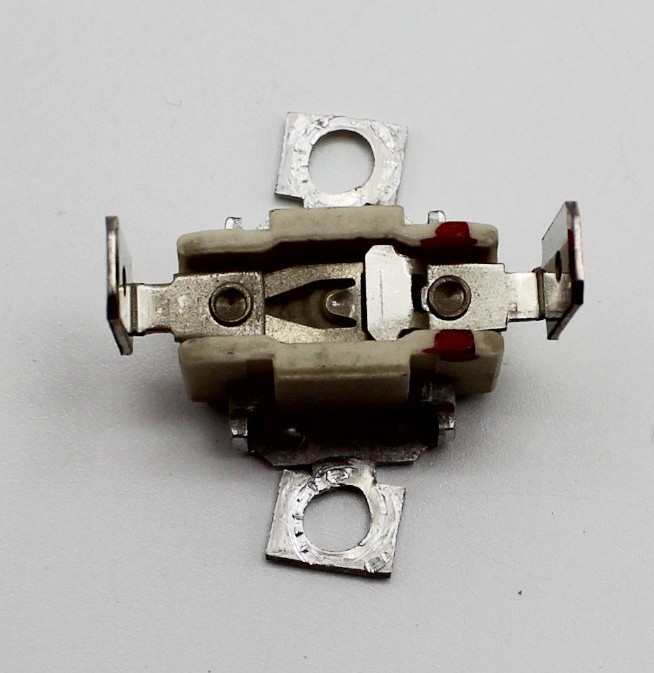 3302081058 Термостат защитный